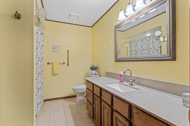 1037 Country Gardens Nw, City Of Walker, MI 49534