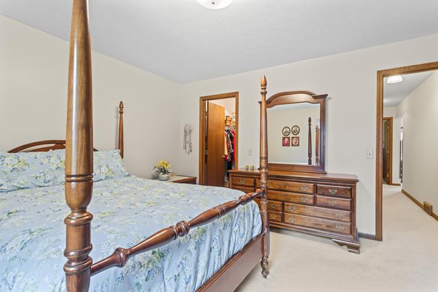 1037 Country Gardens Nw, City Of Walker, MI 49534