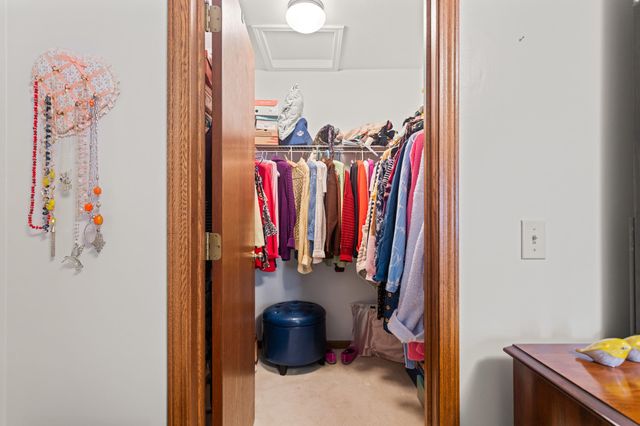 1037 Country Gardens Nw, City Of Walker, MI 49534