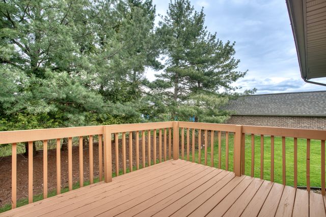 1037 Country Gardens Nw, City Of Walker, MI 49534