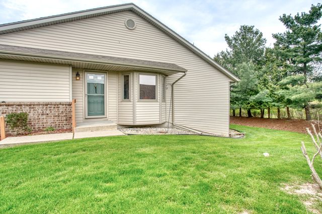 1037 Country Gardens Nw, City Of Walker, MI 49534