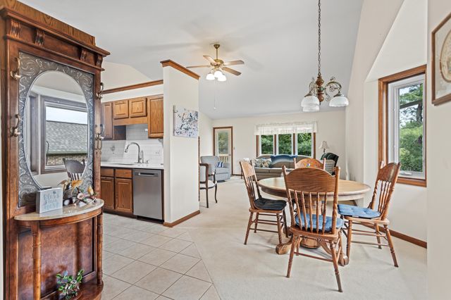 1037 Country Gardens Nw, City Of Walker, MI 49534