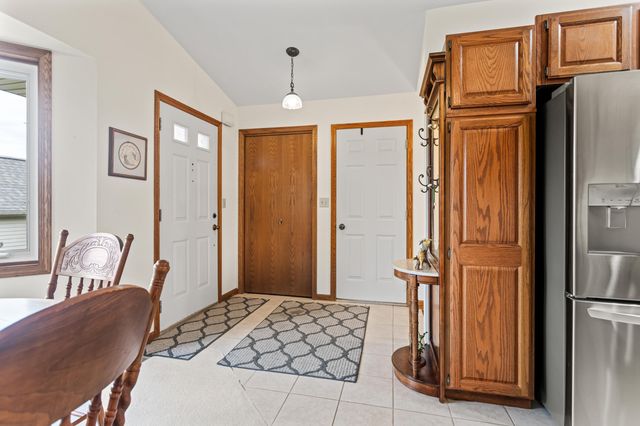 1037 Country Gardens Nw, City Of Walker, MI 49534