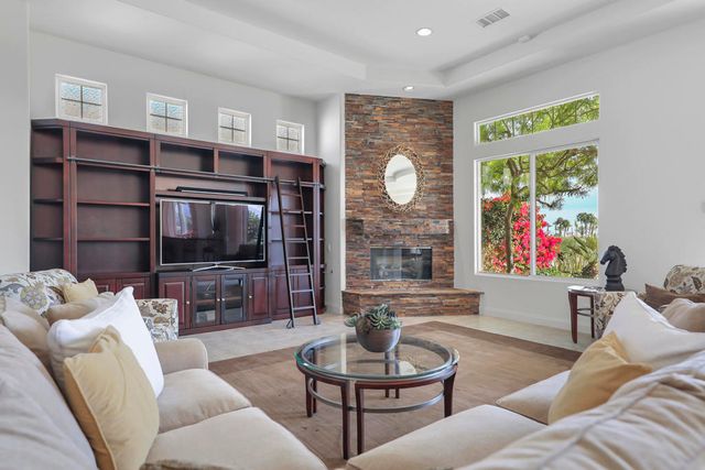 51686 ViA Sorrento, La Quinta, CA 92253