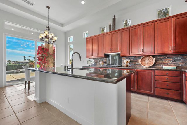 51686 ViA Sorrento, La Quinta, CA 92253