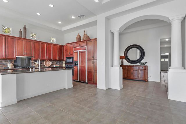 51686 ViA Sorrento, La Quinta, CA 92253