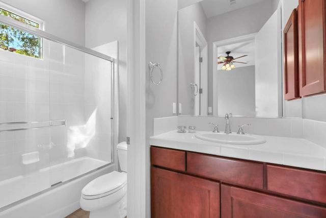 51686 ViA Sorrento, La Quinta, CA 92253