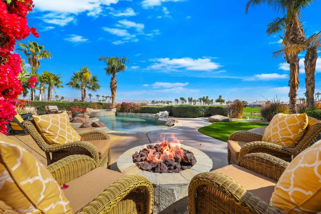 51686 ViA Sorrento, La Quinta, CA 92253