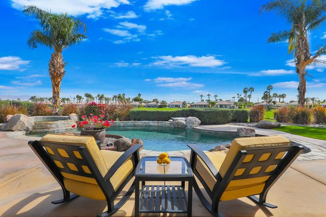 51686 ViA Sorrento, La Quinta, CA 92253