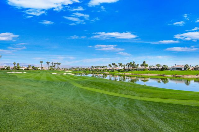 51686 ViA Sorrento, La Quinta, CA 92253