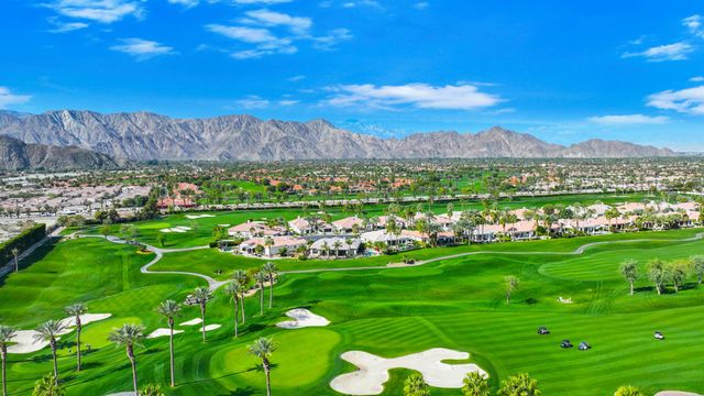 51686 ViA Sorrento, La Quinta, CA 92253