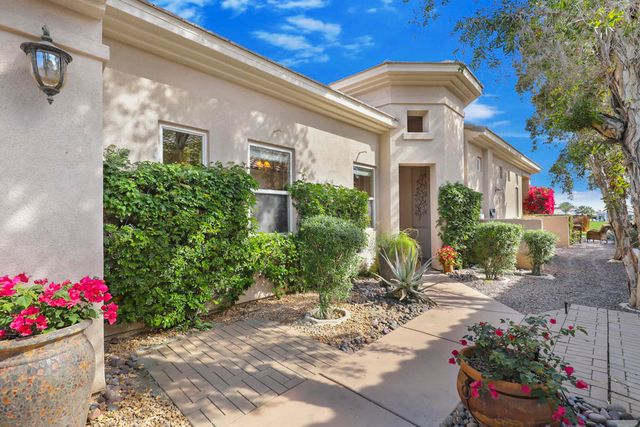 51686 ViA Sorrento, La Quinta, CA 92253