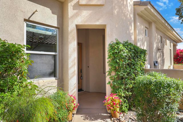 51686 ViA Sorrento, La Quinta, CA 92253