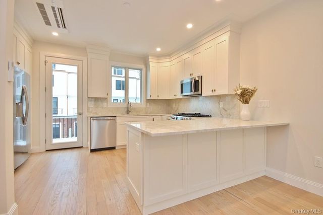 34 Andrews Lane, Sleepy Hollow, NY 10591