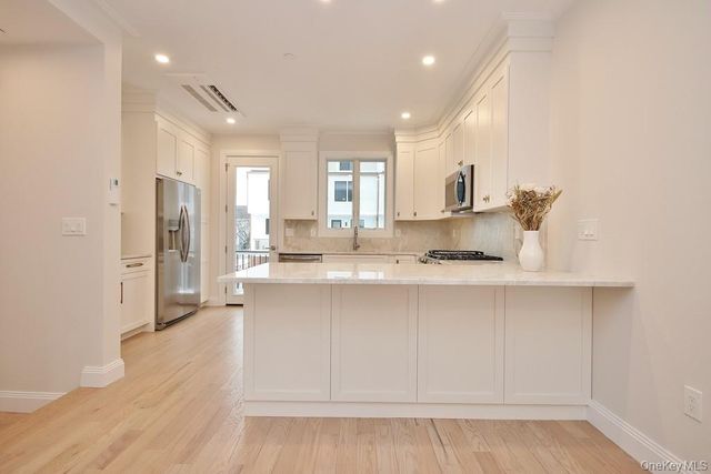 34 Andrews Lane, Sleepy Hollow, NY 10591