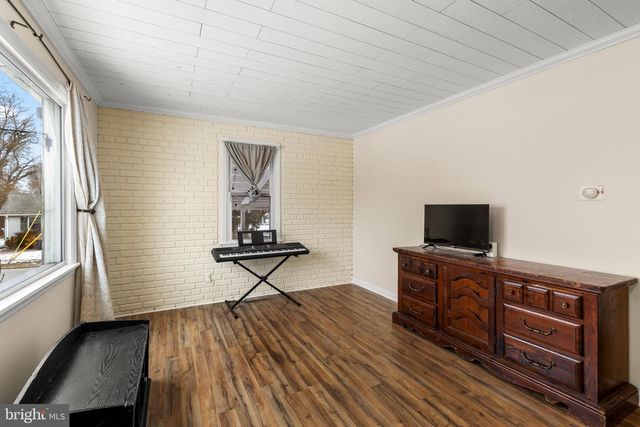 2502 HONEYSUCKLE LN, Lancaster, PA 17603