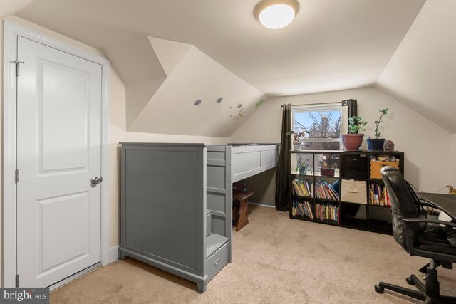 2502 HONEYSUCKLE LN, Lancaster, PA 17603