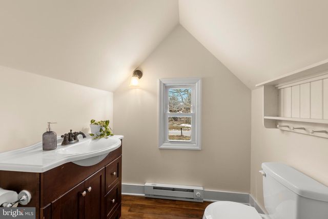 2502 HONEYSUCKLE LN, Lancaster, PA 17603