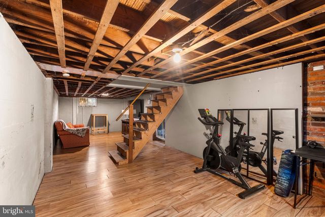 2502 HONEYSUCKLE LN, Lancaster, PA 17603