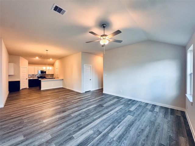 175 Road 51030, Cleveland, TX 77327