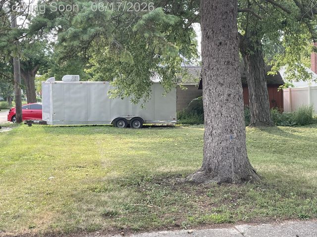 1021 Hapeman Street, Lansing, MI 48915