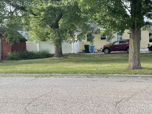 1021 Hapeman Street, Lansing, MI 48915