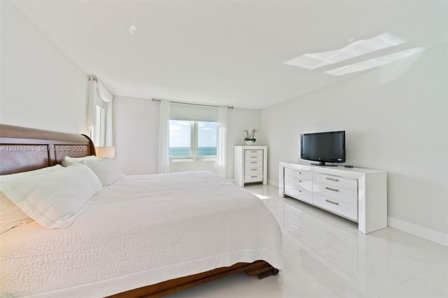 2301 Collins Avenue 1210, Miami Beach, FL 33139