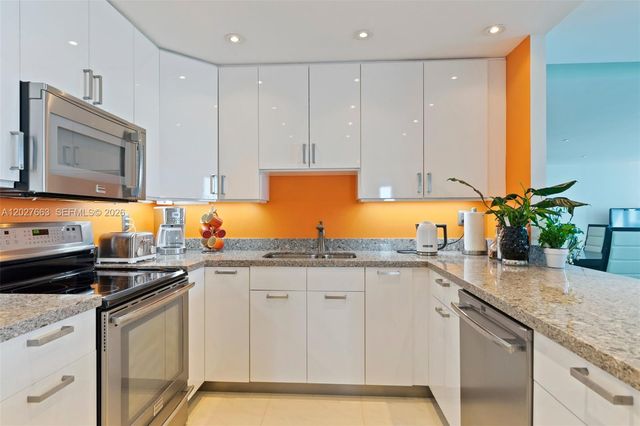 2301 Collins Avenue 1210, Miami Beach, FL 33139