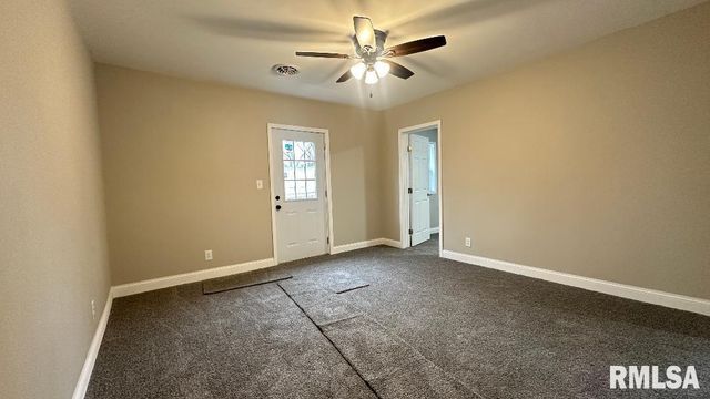 143 E CLINTON Street, Rushville, IL 62681