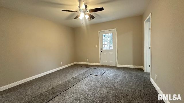 143 E CLINTON Street, Rushville, IL 62681