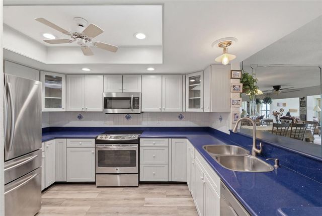 9100 PARK BOULEVARD 4, Seminole, FL 33777