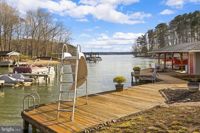 2325 WATERSIDE DR, Bumpass, VA 23024