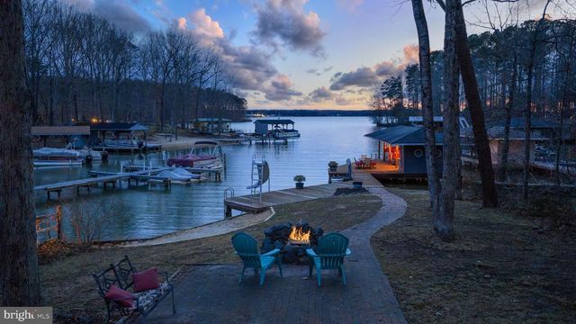 2325 WATERSIDE DR, Bumpass, VA 23024