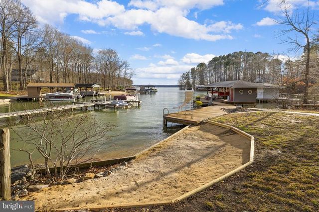 2325 WATERSIDE DR, Bumpass, VA 23024