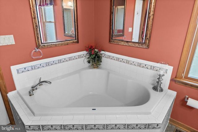 2325 WATERSIDE DR, Bumpass, VA 23024