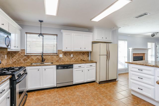 8123 Big Oak Trail Drive, Houston, TX 77040