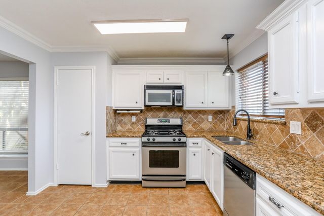 8123 Big Oak Trail Drive, Houston, TX 77040