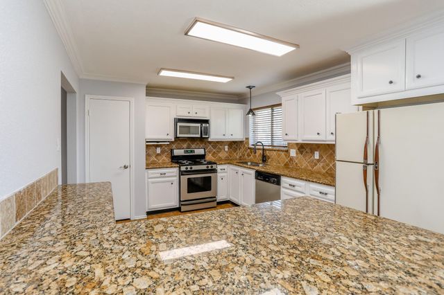 8123 Big Oak Trail Drive, Houston, TX 77040