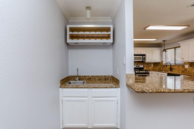 8123 Big Oak Trail Drive, Houston, TX 77040