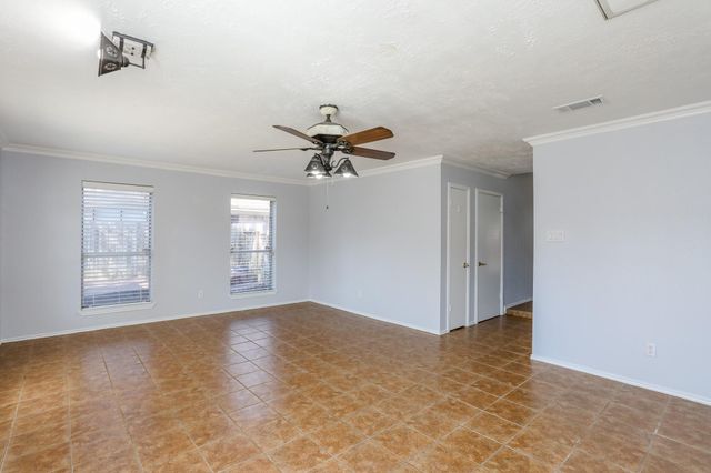 8123 Big Oak Trail Drive, Houston, TX 77040