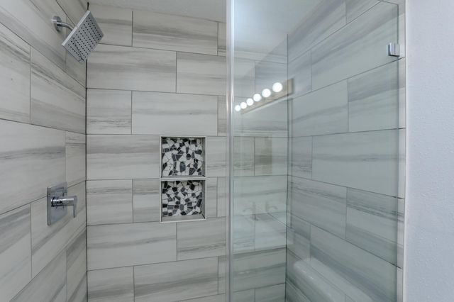 8123 Big Oak Trail Drive, Houston, TX 77040