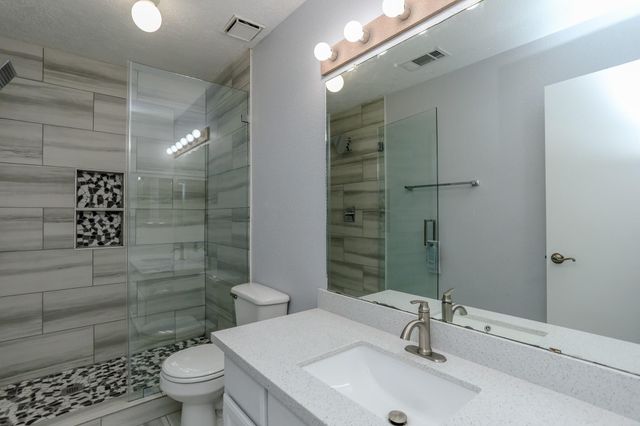 8123 Big Oak Trail Drive, Houston, TX 77040