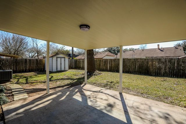 8123 Big Oak Trail Drive, Houston, TX 77040