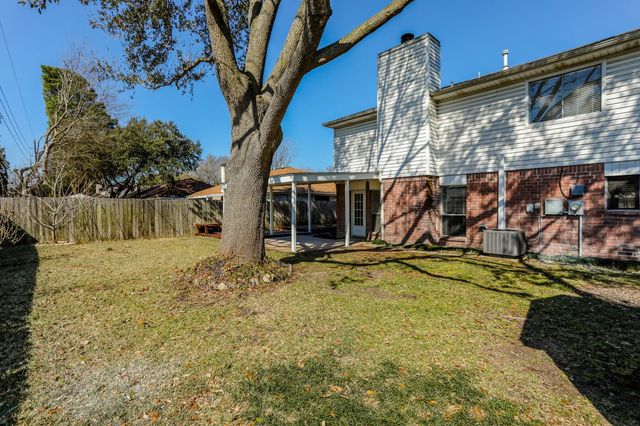 8123 Big Oak Trail Drive, Houston, TX 77040