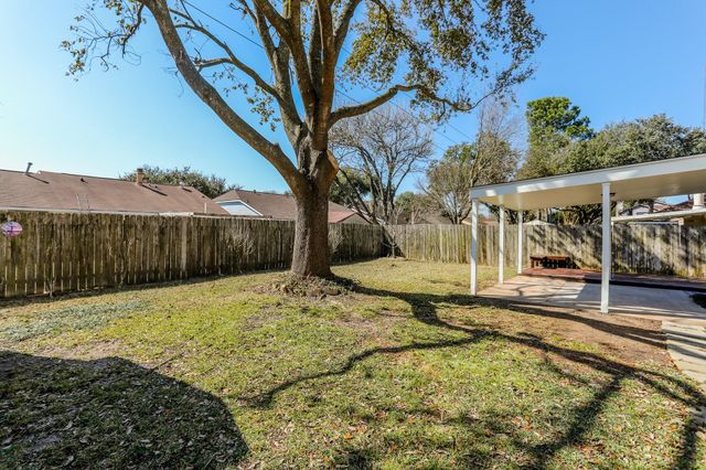 8123 Big Oak Trail Drive, Houston, TX 77040