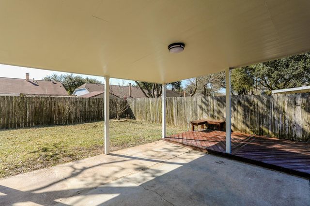 8123 Big Oak Trail Drive, Houston, TX 77040