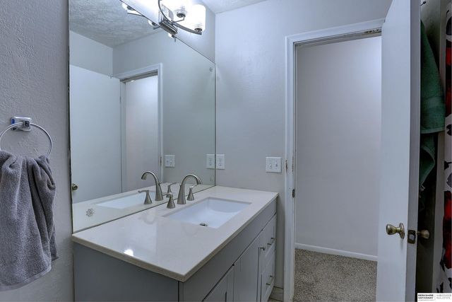 2734 N 120 Avenue, Omaha, NE 68164