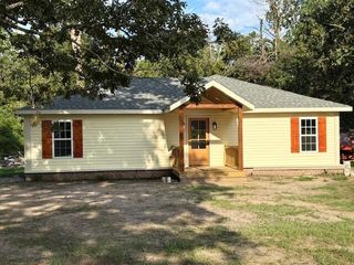 1585 Lake Vernon Rd, Leesville, LA 71446