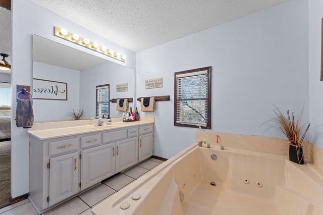 45 James View Road, Kimberling City, MO 65686
