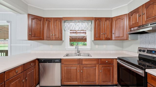 1109 McMahan St, Manchester, TN 37355